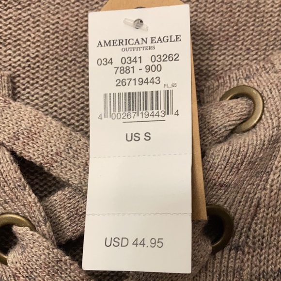 American Eagle size S sweater. 55% cotton, 20% poly, 15% acrylic, & 10% viscose - Picture 4 of 5